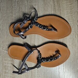 CHARMING CHARLIE | SILVER STRAP SANDAL SIZE 7.5